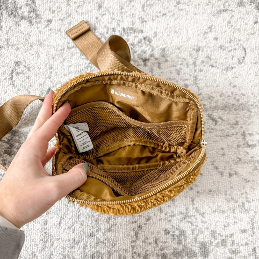 Lululemon Everywhere Fleece Belt Bag Burnt Caramel - Image 7