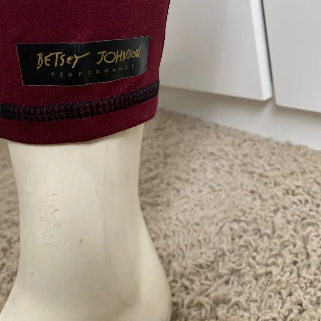 3/4 leggings pull on women’s large black/burgundy - Image 4