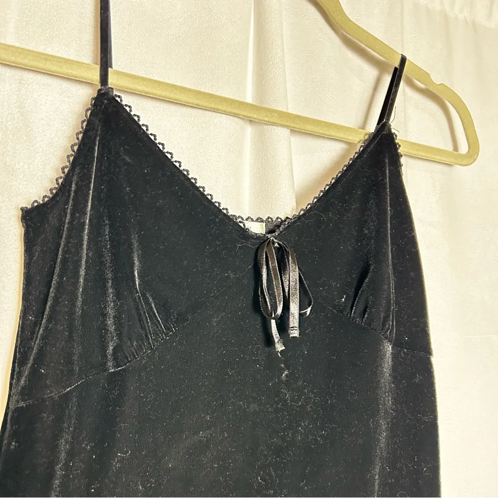 Vintage Y2K 2005 Old Navy Perfect Fit Velvet V Neck Cami Tank Top Size Small - Image 3