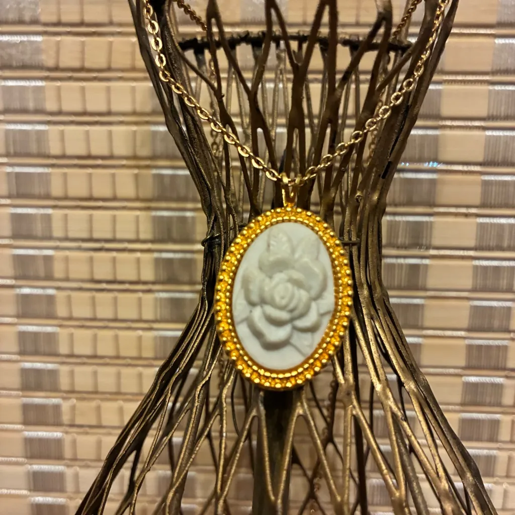 Vintage Hallmark Cards Flower Cameo Necklace - Image 2