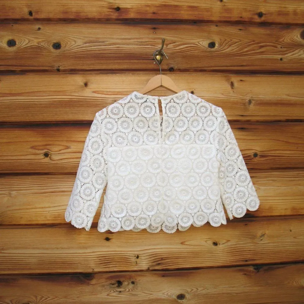 Love the Label White Lace Cropped Top Size 4 - Image 4