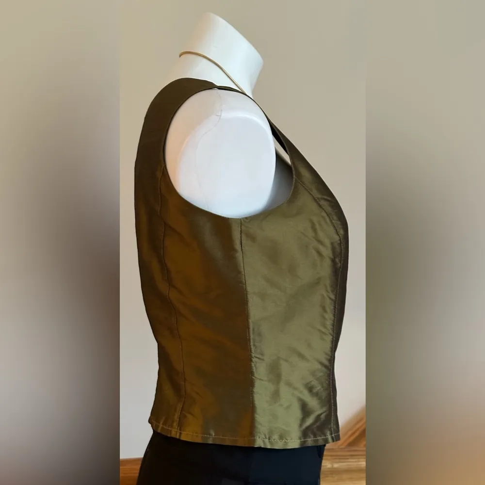 Oleana The Norwegian Story Green/Gold NWT Shell 100% Silk Made In Norway Sz S. Green - Image 4