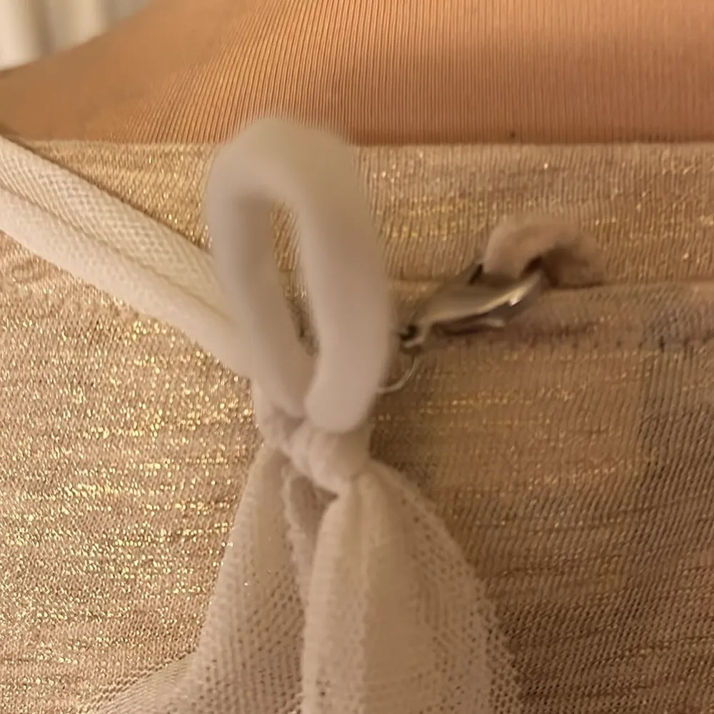 Moda international shimmery T - Image 6