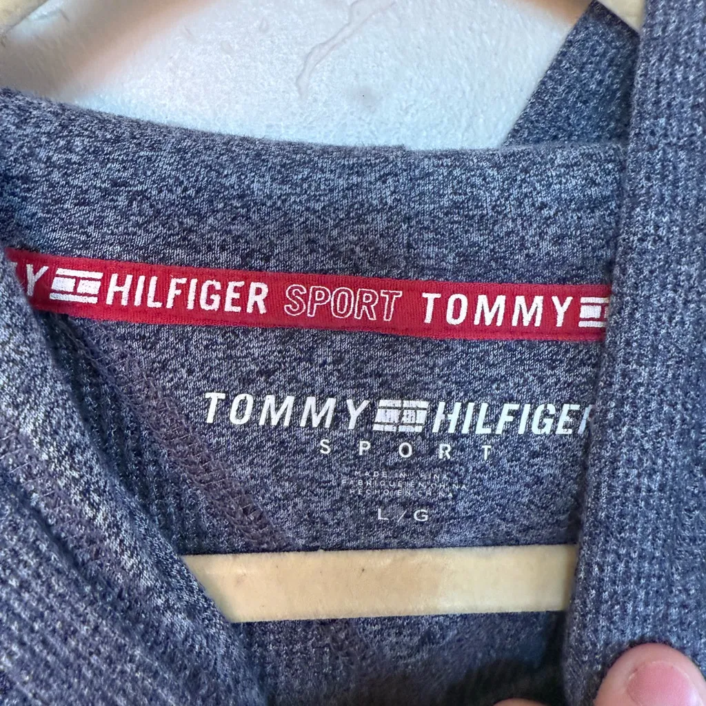 Tommy Hilfiger Women's Hoodie - Gray with Red and Blue Blocks LG. - Image 3