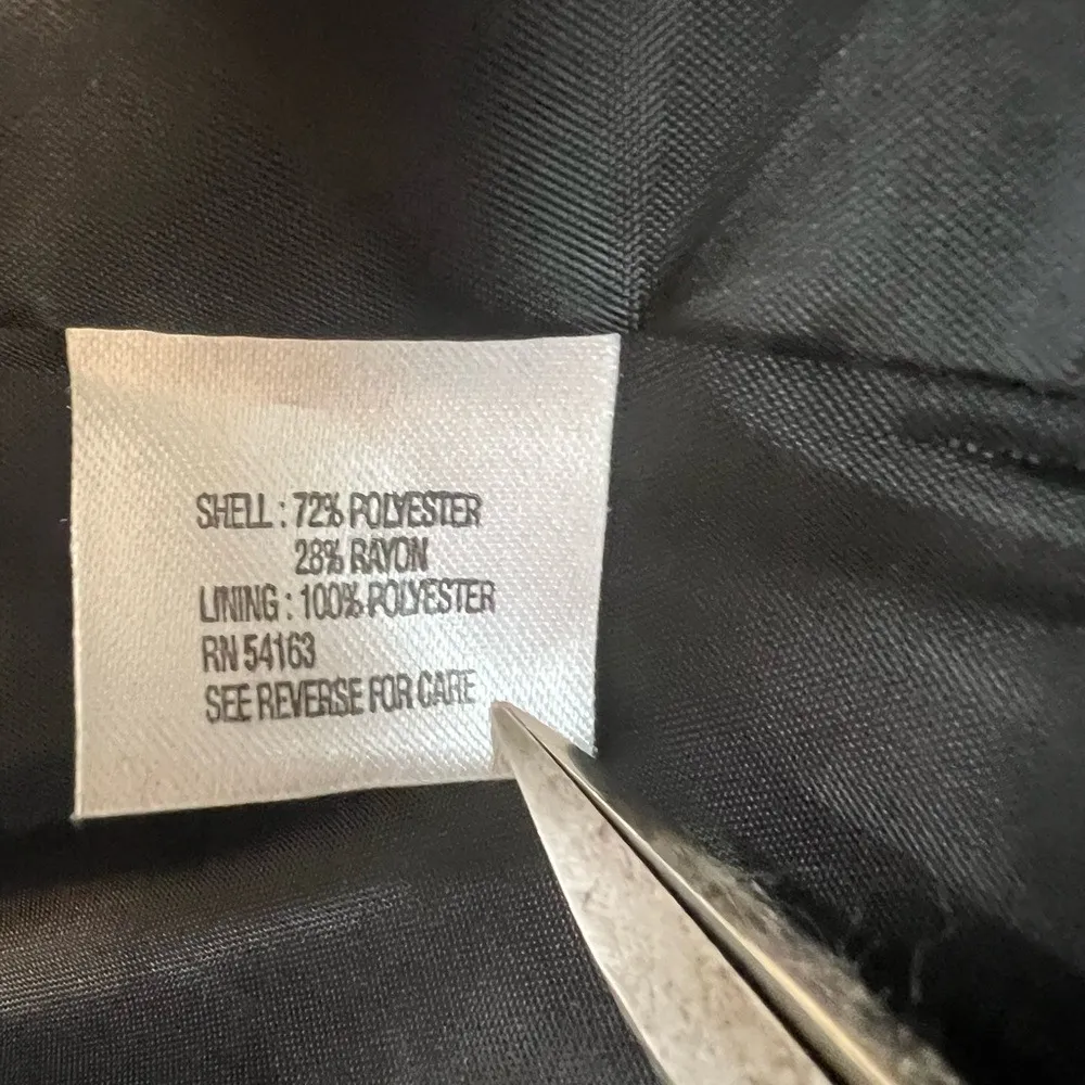 Calvin Klein Women's Gray Button-Front Blazer - Size 8 - Timeless & Chic - Image 7