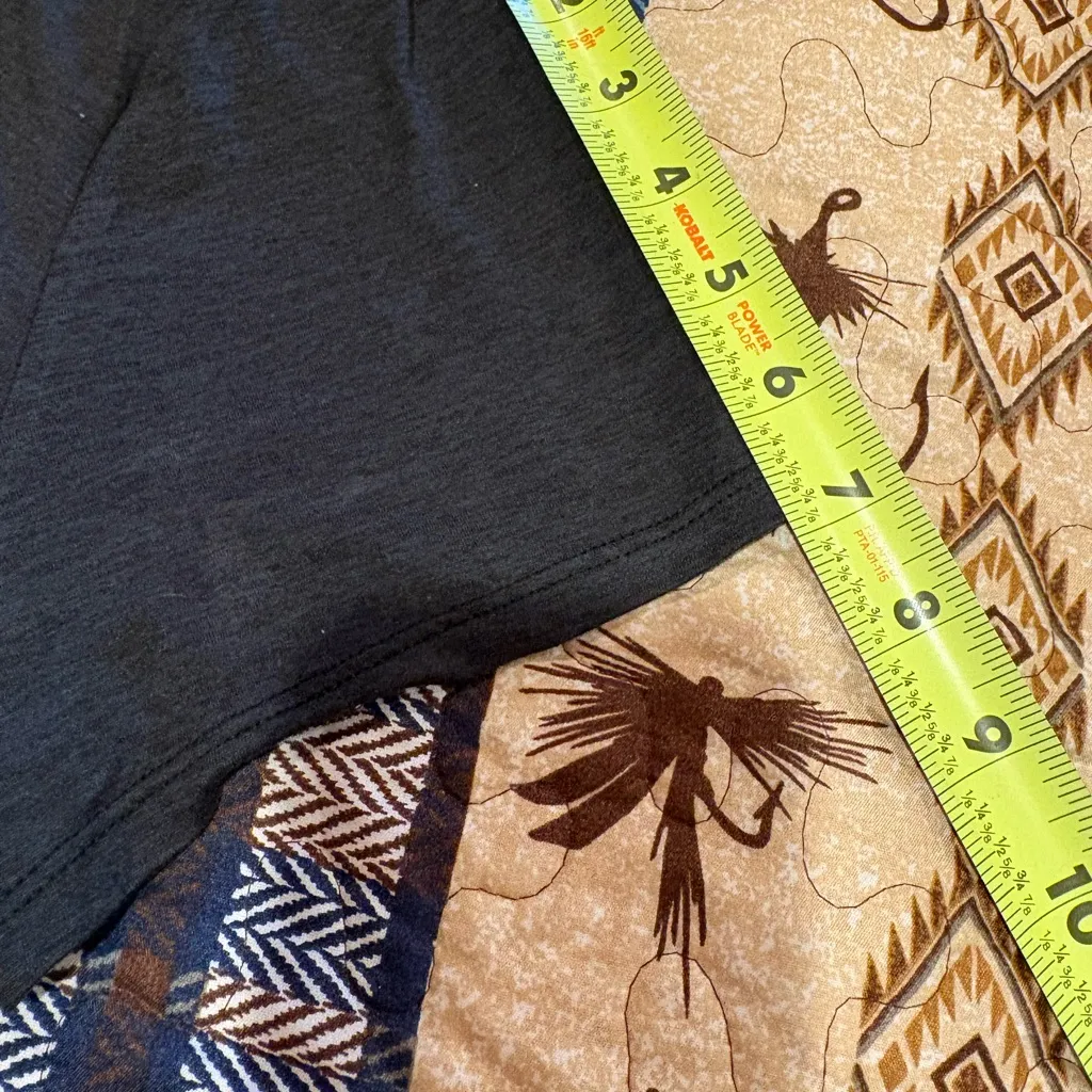 RBX Hocus Pocus “Legends Never Die” Graphic Tee women’s XL Black - Image 8