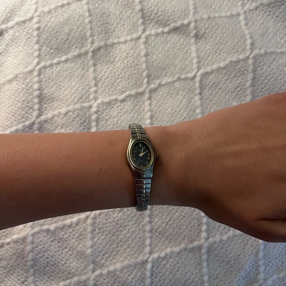 Vintage Silver & Navy Quartz Bracelet Watch - Image 2
