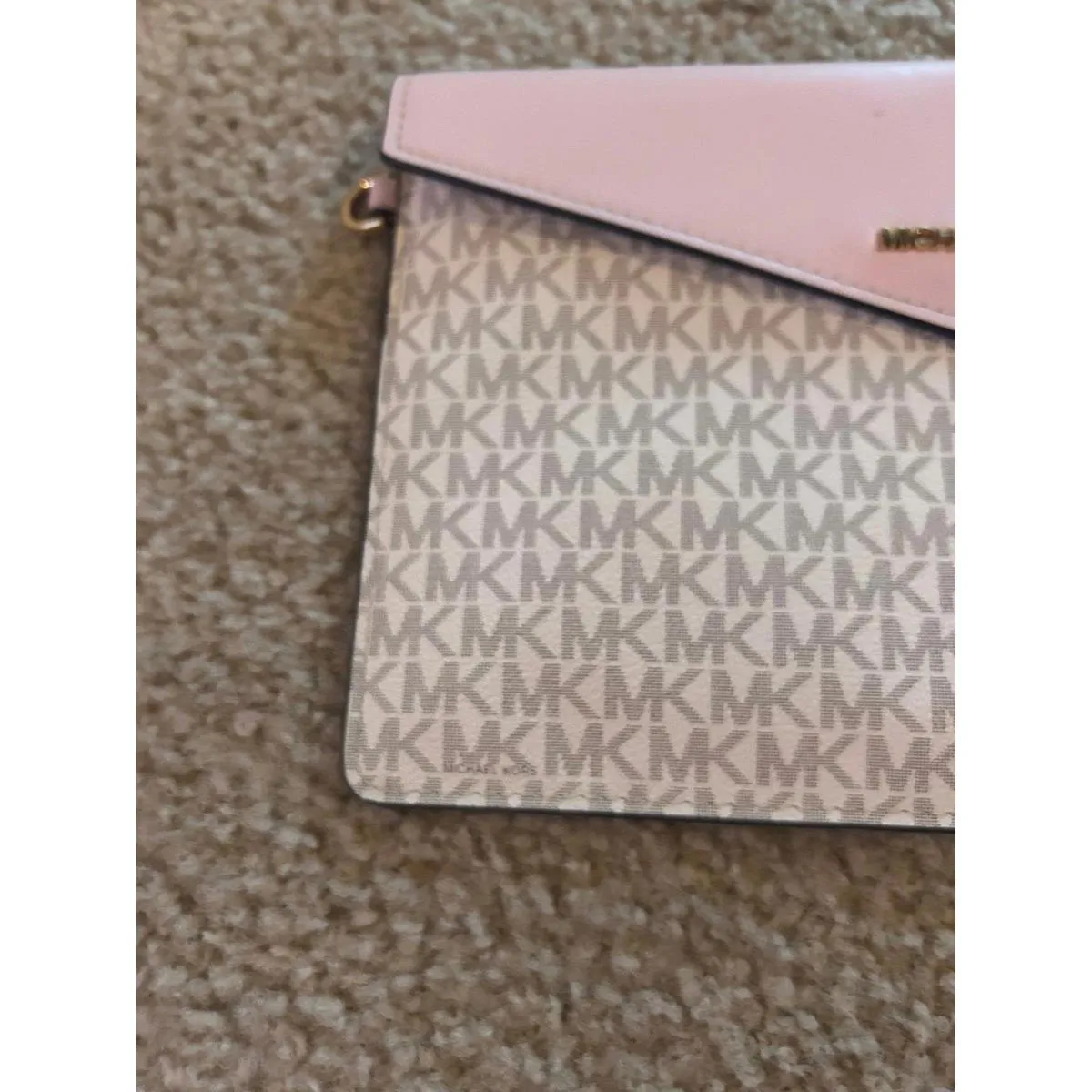 Michael kors large envelope purse missing strap imperfect - Image 4