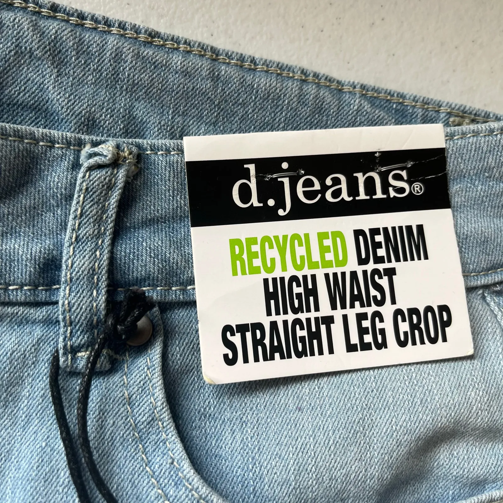 NWT! d. Jeans Light Wash Button Fly High Waist Straight Leg Jean Size 4 - Image 4