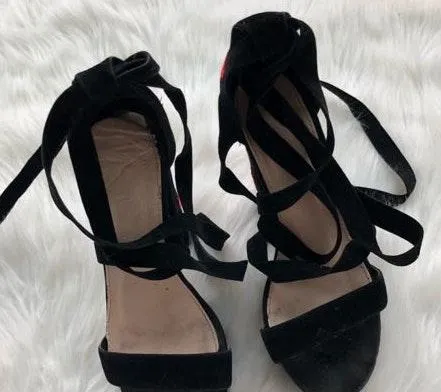 Rose Embroidered Heels Size 6 - Image 4