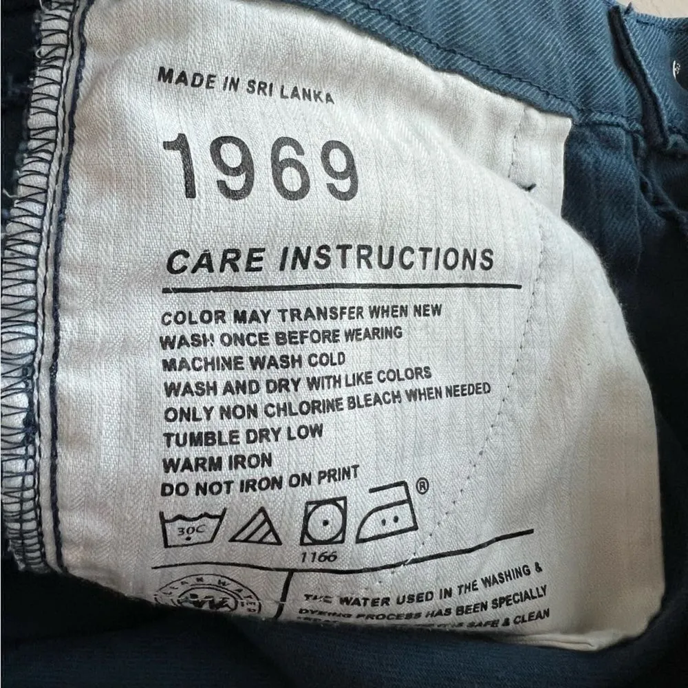 GAP 1969 Blue Pleated Mid Rise Denim Shorts Size 27/4 - Image 7