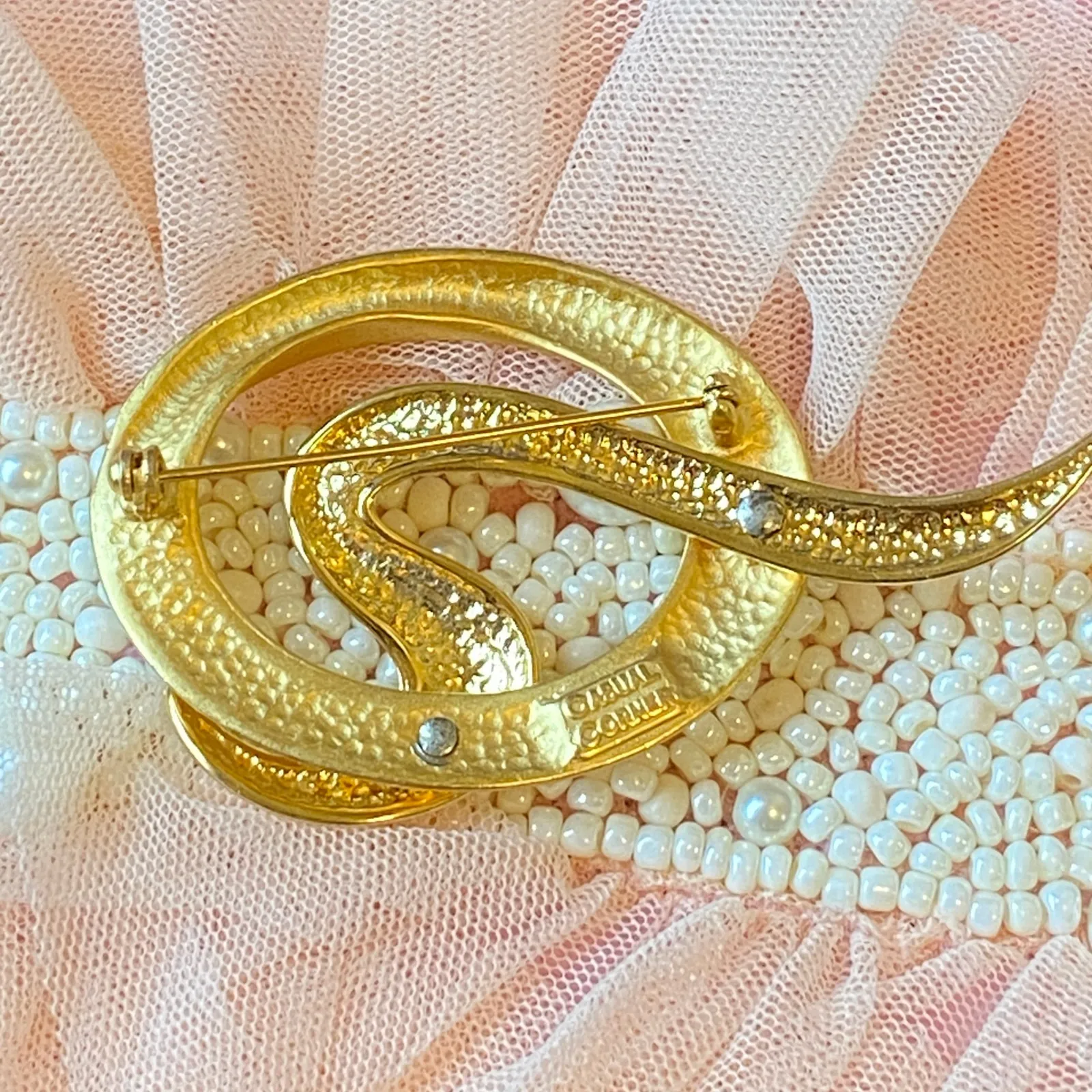 Vintage Casual Corner Gold Tone Swirl Design Abstract Brooch Pin Classic Gift - Image 2