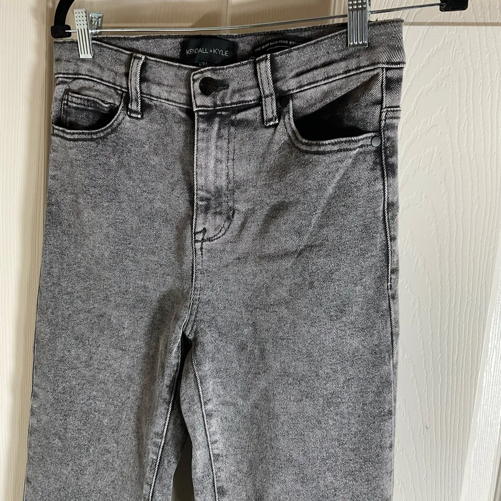 Kendall & Kylie The Iconic High Rise Straight Jeans Size 7/28 - Image 3