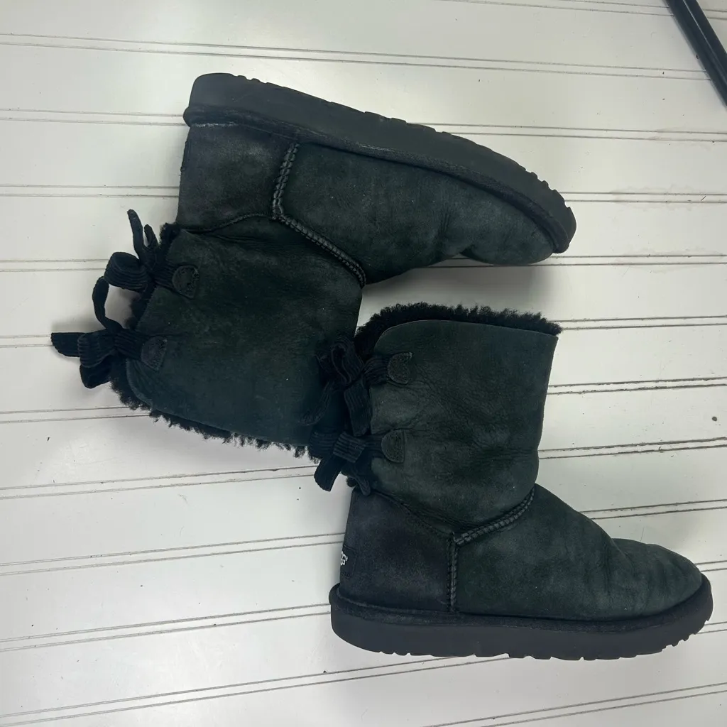 UGG Vintage Rare Black Suede Bailey Bow Boots 2 Women’s Size 8 - Image 5