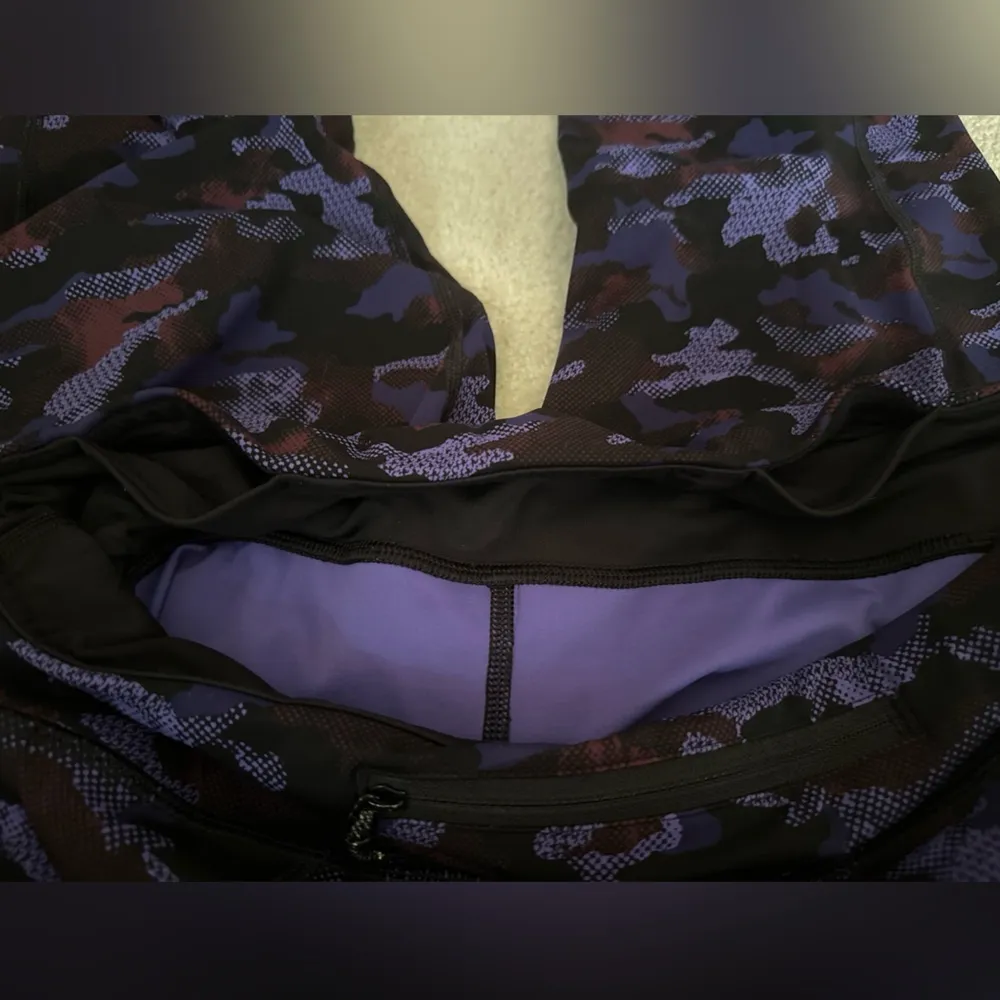 Lululemon Pace Rival Crop Hounds
Camo Emperor Blue Black / Black Size 8 - Image 11