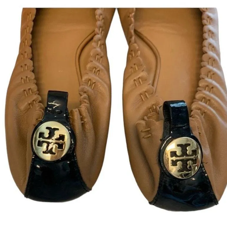 Tory Burch Melinda Ballet Flats Shoes Gold Leather Black Patent Cap Toe Size 6 - Image 2