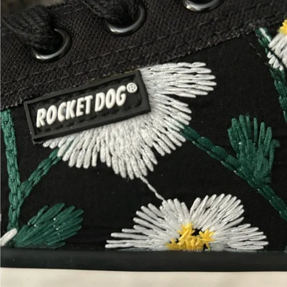 Rocket Dog Embroidered Jazzin Floral Sneakers - Image 2