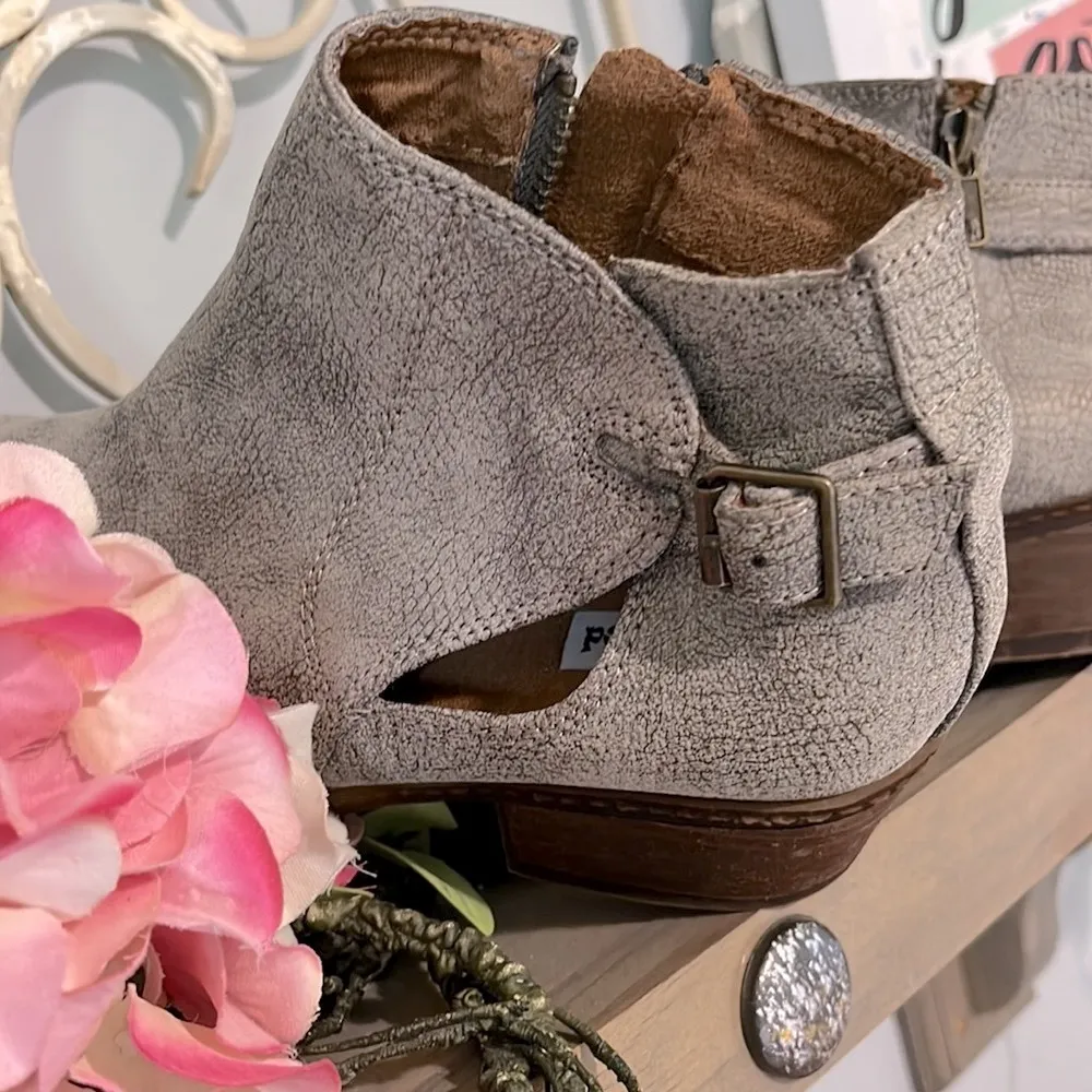 Not Rated Booties Womens 7.5 Taupe - Image 7