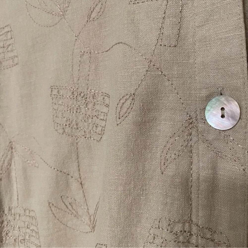 Longaberger Homestead Linen Embroidered Short Sleeve Basket Size Medium - Image 5