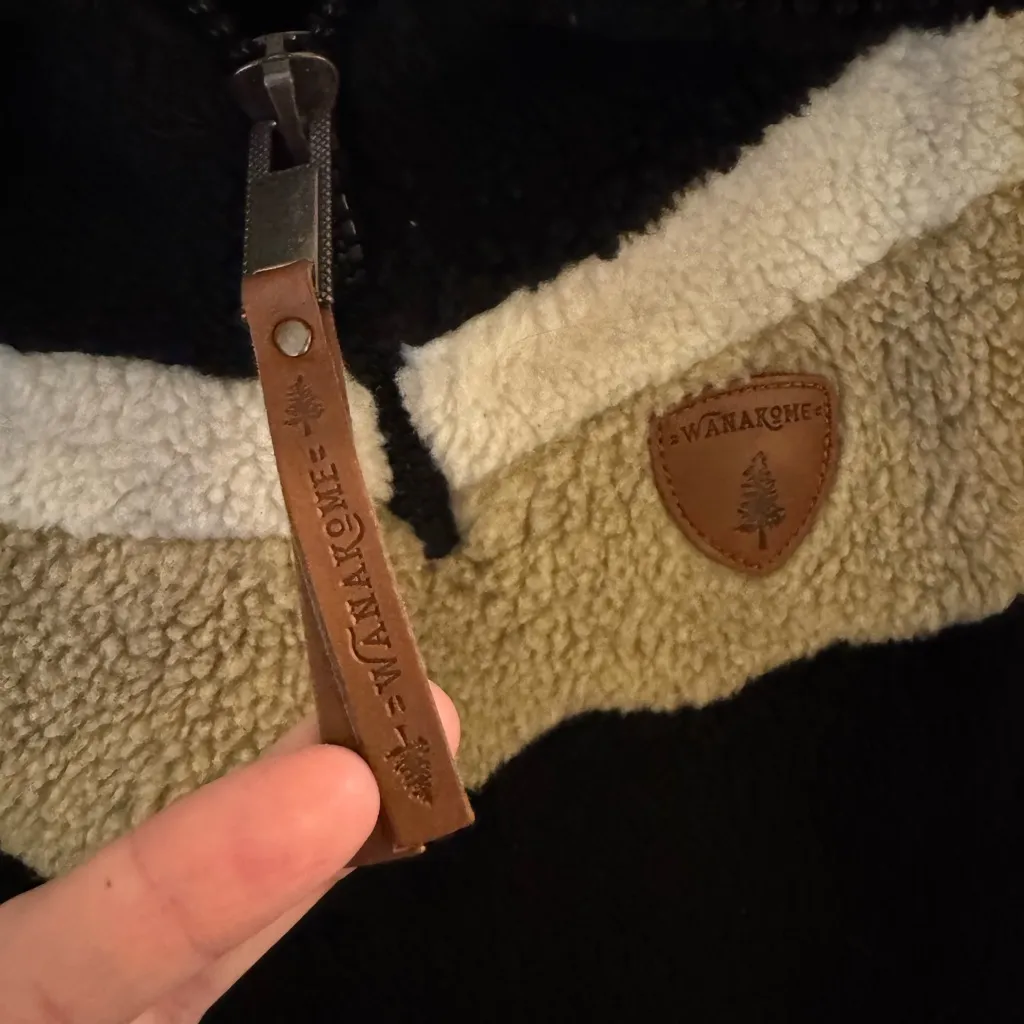 Wanakome Alicia Sherpa Teddy Hoodie. Size XS - Image 2