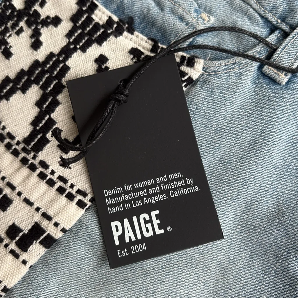 NWT  Keira Aztec Patch Raw Hem Denim Shorts Size 31 - Image 3