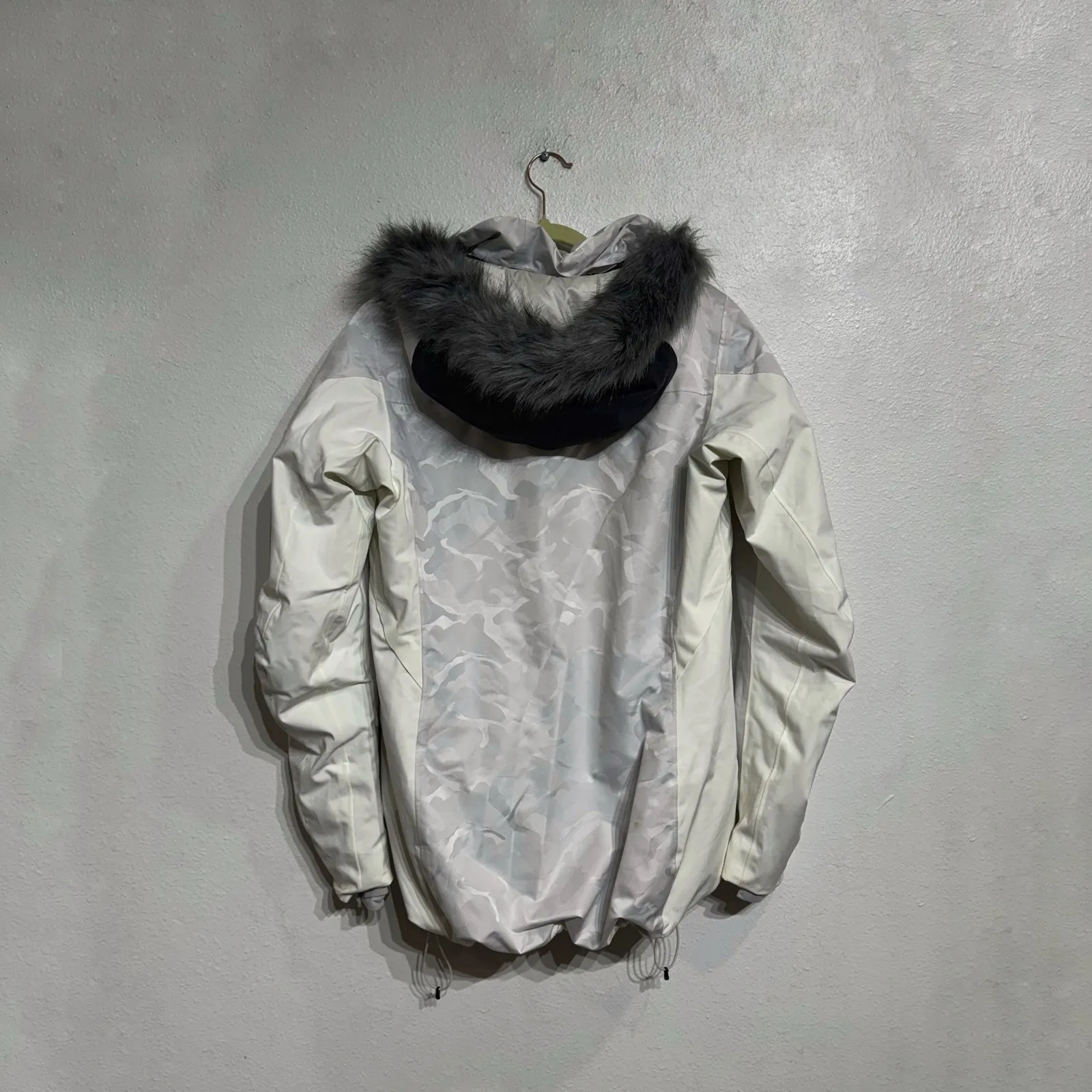 Helly Hansen White Ski Puffer Hooded Jacket Sz L - Image 11