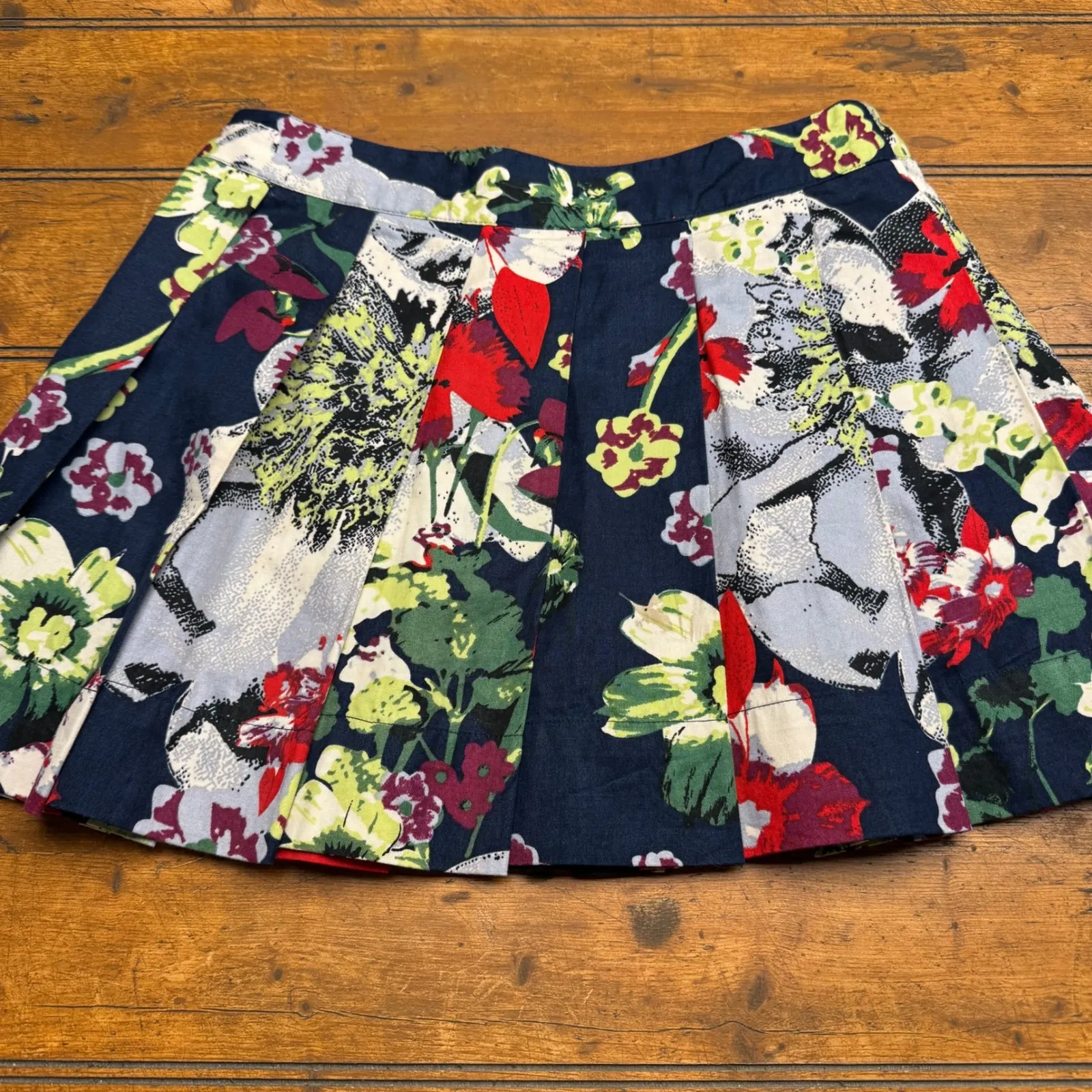 GO International Pleated Floral Print Skirt Navy‎ Red Yellow Women's Size 1 Blue - Image 4