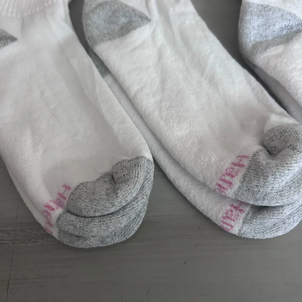 NWOT 10 Pair Hanes Women's Crew Socks Cushioned Athletic Socks Shoe Size 8-12 - Image 4