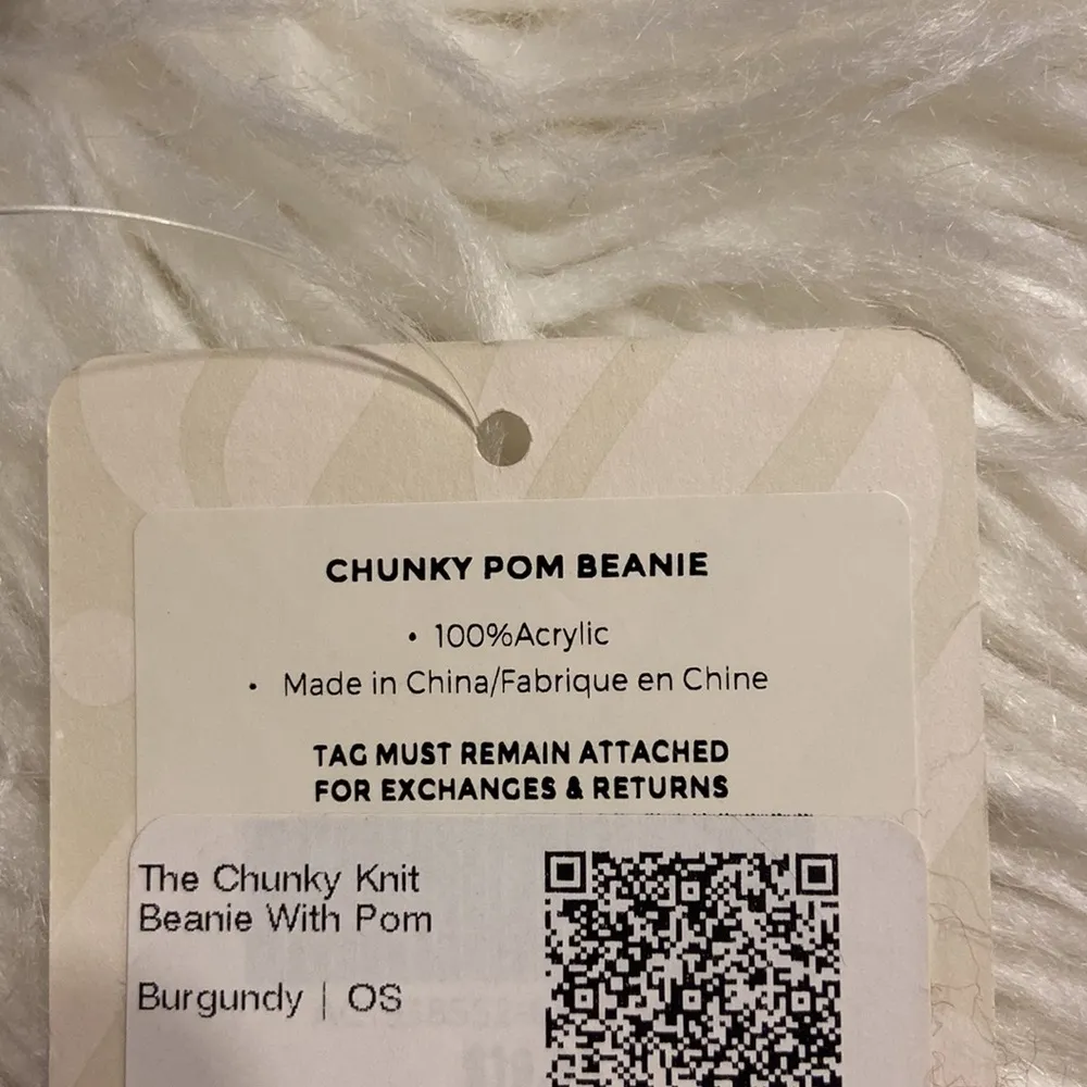 FABLETICS The Chunky Knit Beanie with Pom hat burgundy color brand new - Image 9