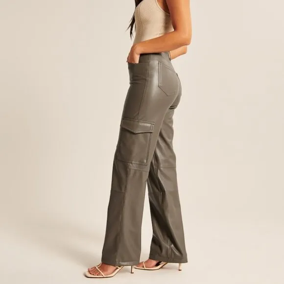 💙NWT Abercrombie & Fitch 90s Relaxed Jean High Rise Vegan Leather Cargo Pants - Image 2