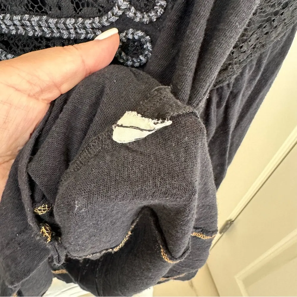 Long Sleeve Embroidered and Lace Detail Shirt SZ Small - Image 12