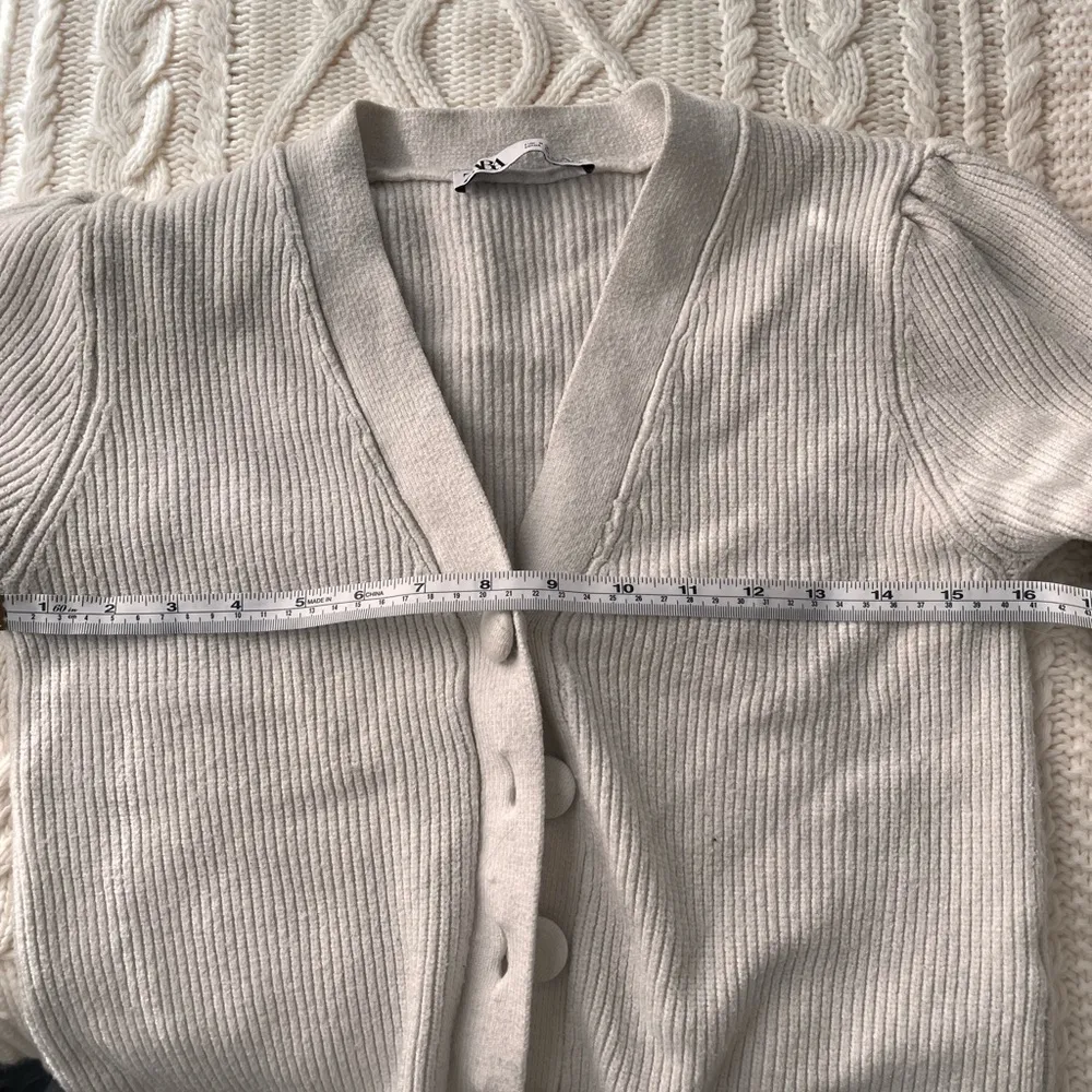 Zara ribbed bell sleeve Women’s cardigan button up Xs - Image 4