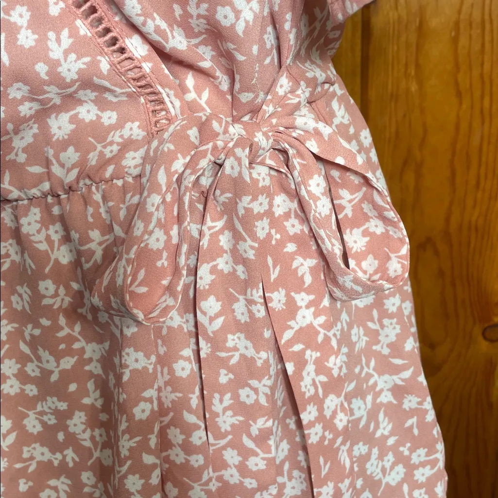 Sienna Sky Blush Floral top size small flowy floral top v-neck layover top - Image 5