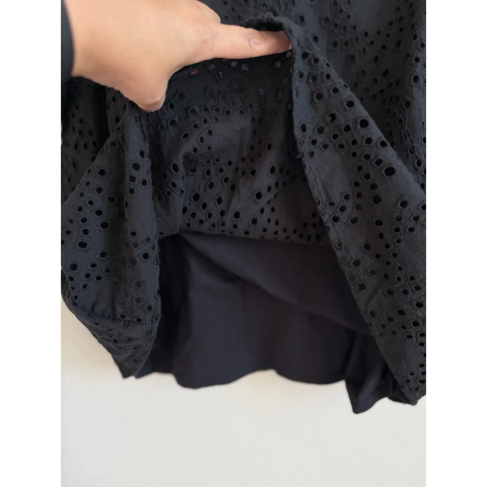 Leo & Nicole Women's Black Embroidered Eyelet Boho Blouse‎ Top Size 1X Lined - Image 8