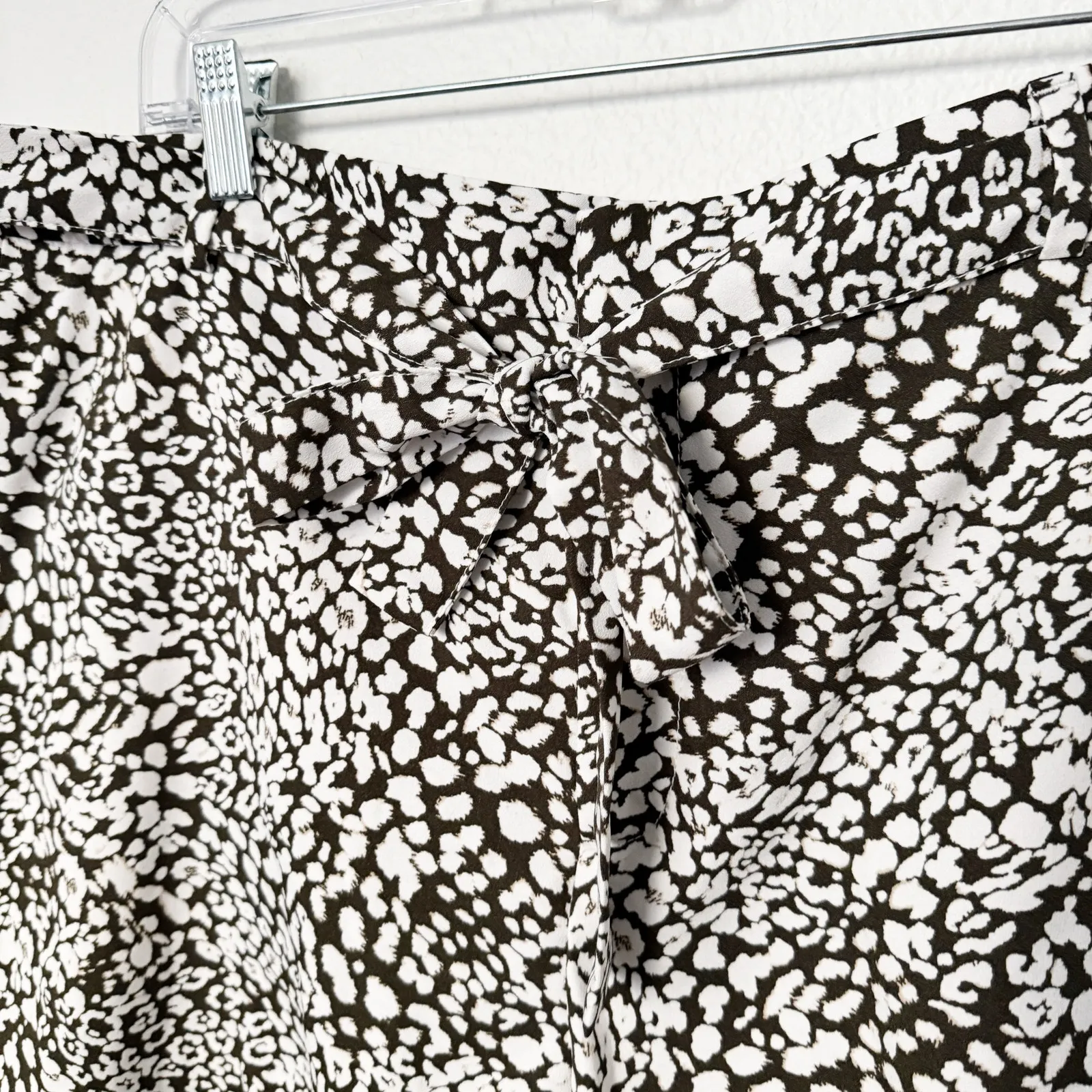 [Banana Republic] Brown Cream Leopard Print Belted Waist High Rise Shorts Sz 18 - Image 9