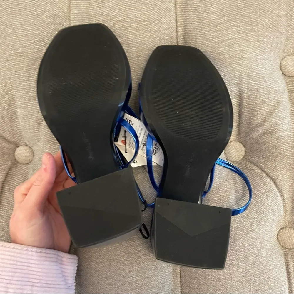 NWT BERSHKA Metallic heeled platform sandals sz 6.5 - Image 9