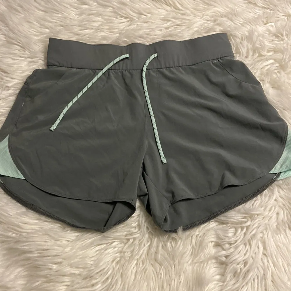 Columbia Shorts size L excellent condition - Image 6