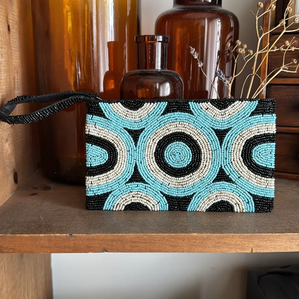 Beaded Clutch with Circular Pattern Black - Image 6