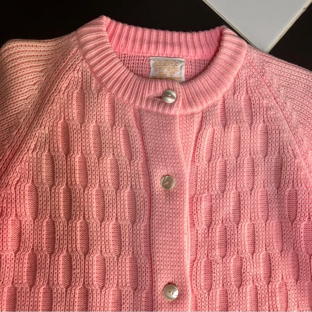Vintage 60s 70s Sears Sweater Bubblegum Pink Cable Knit Cardigan Pearlescent szL Size L - Image 4