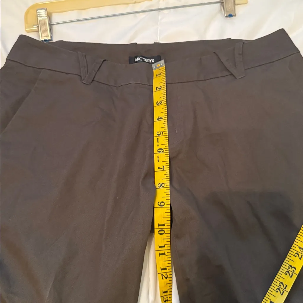 Arc'teryx A2B Crop Chino Capri Commuter Bike Pants, Size 10, Brown - Image 12