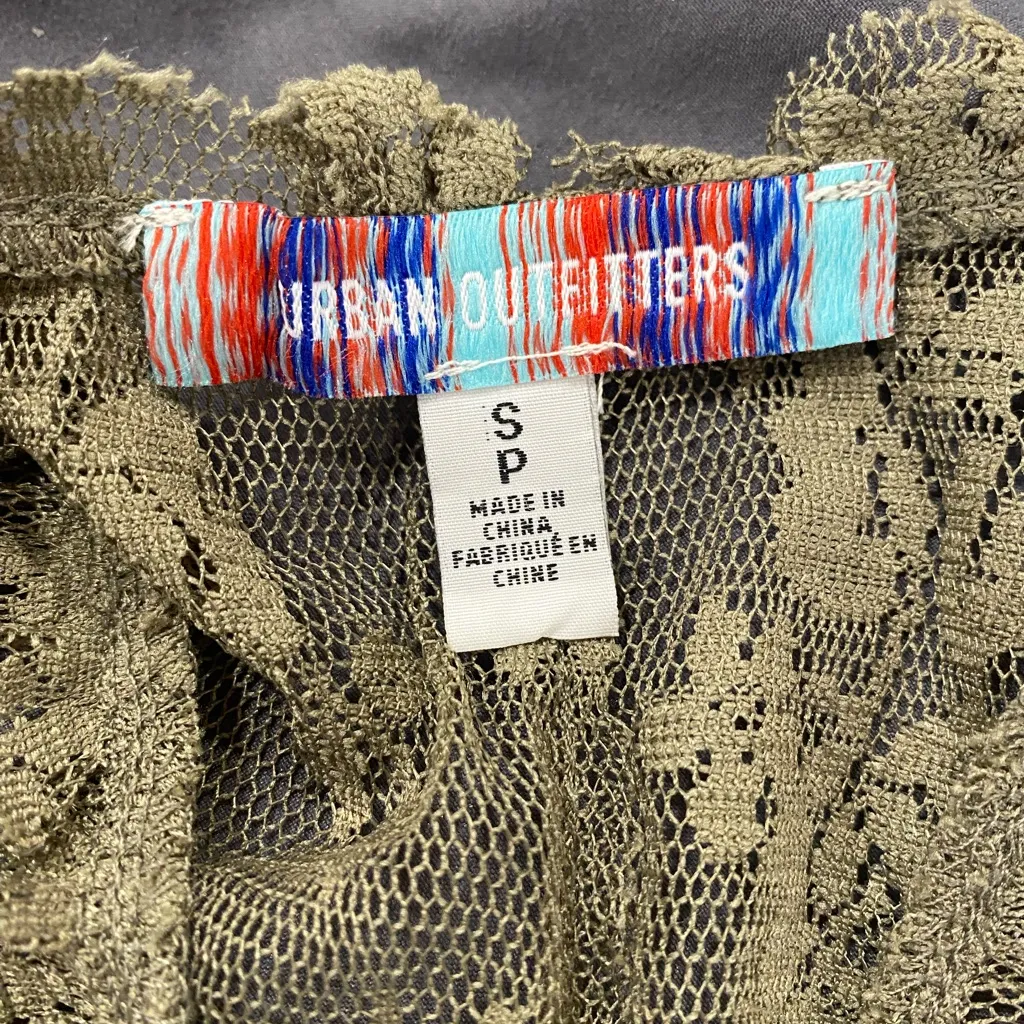 Urban Outfitters lace sexy vest top size small - Image 12