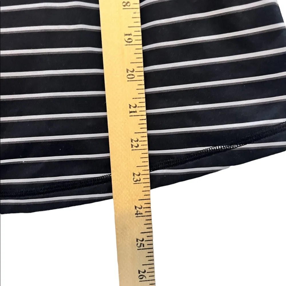 Nike  grey and black striped sleeveless shirt size medium - Image 6