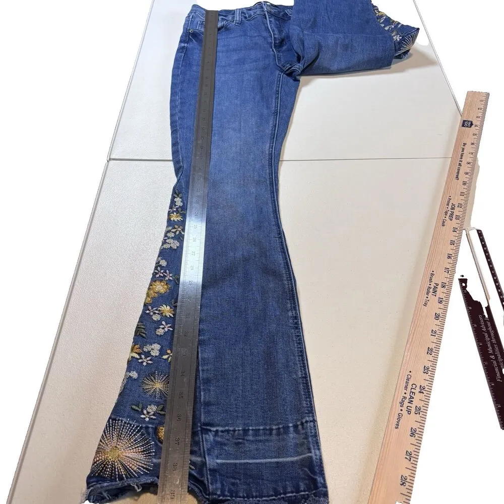 Ashley Mason Premium Embroidered Jeans 5/27 Blue Bell Bottom Flower Frayed Hem - Image 9