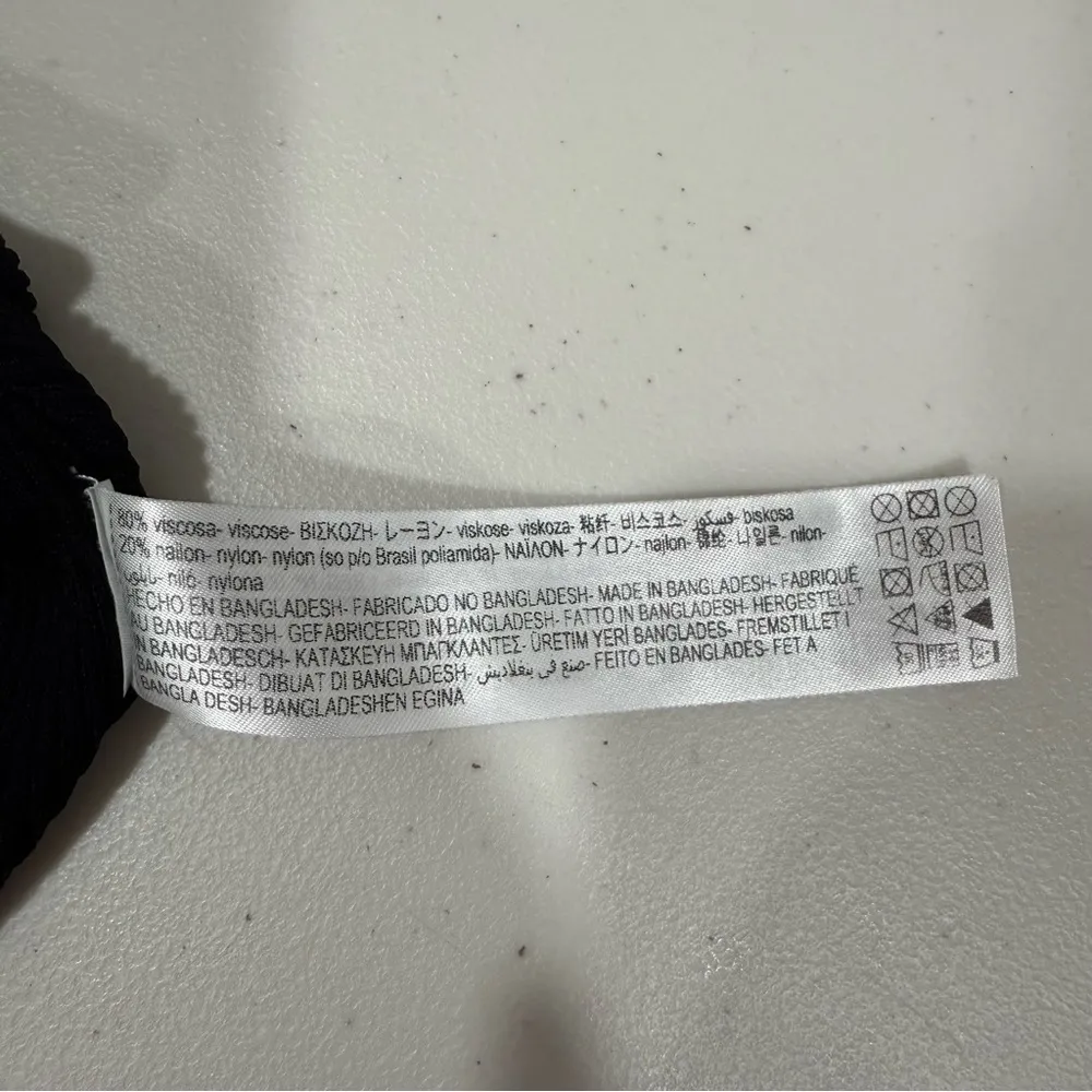 Zara Black Fitted Sleeveless Tank Top Size Small EUC - Image 6