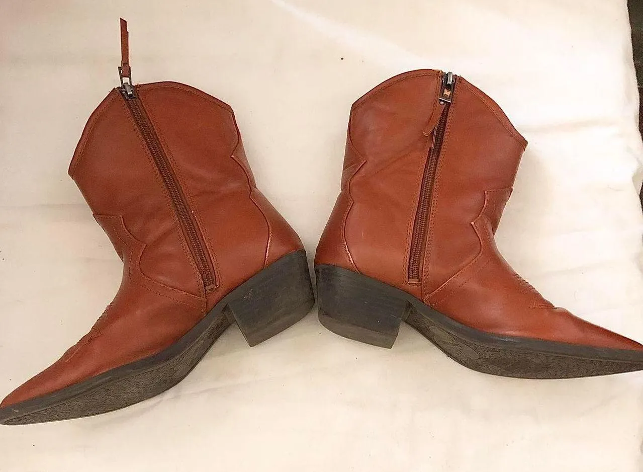 Brown western cowboy/cowgirl ankle Chelsea pointy toe boots - Image 3