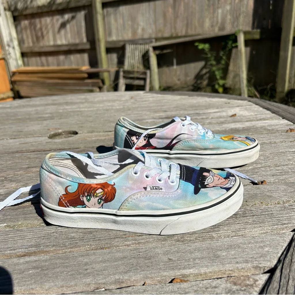 Vans x Sailor Moon‎ 'Pretty Guardian & Tuxedo Mask' Sneakers  -  Size: 5.5 woman - Image 4