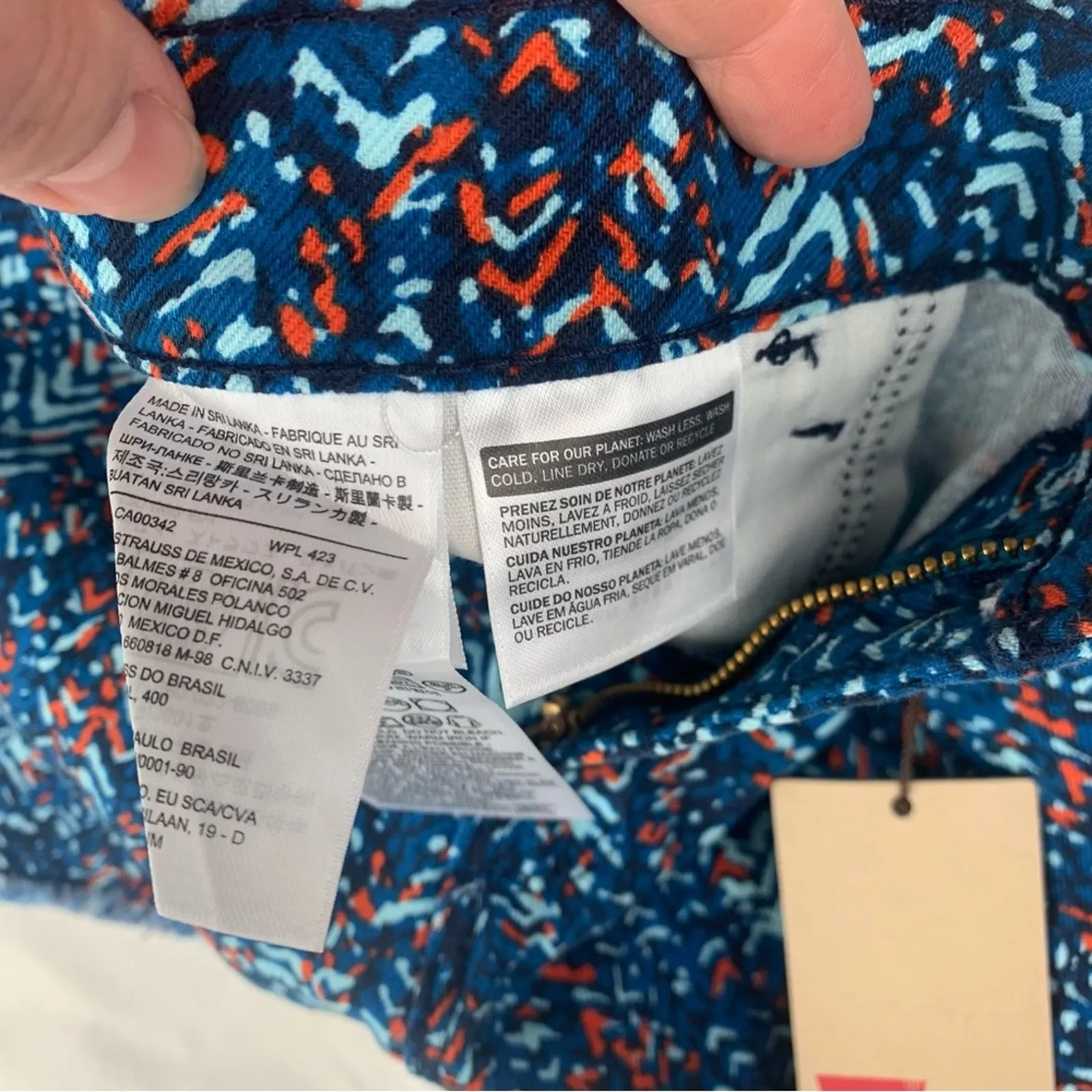 Levi's women's size 14 printed denim shorts red blue western new jean - Image 8