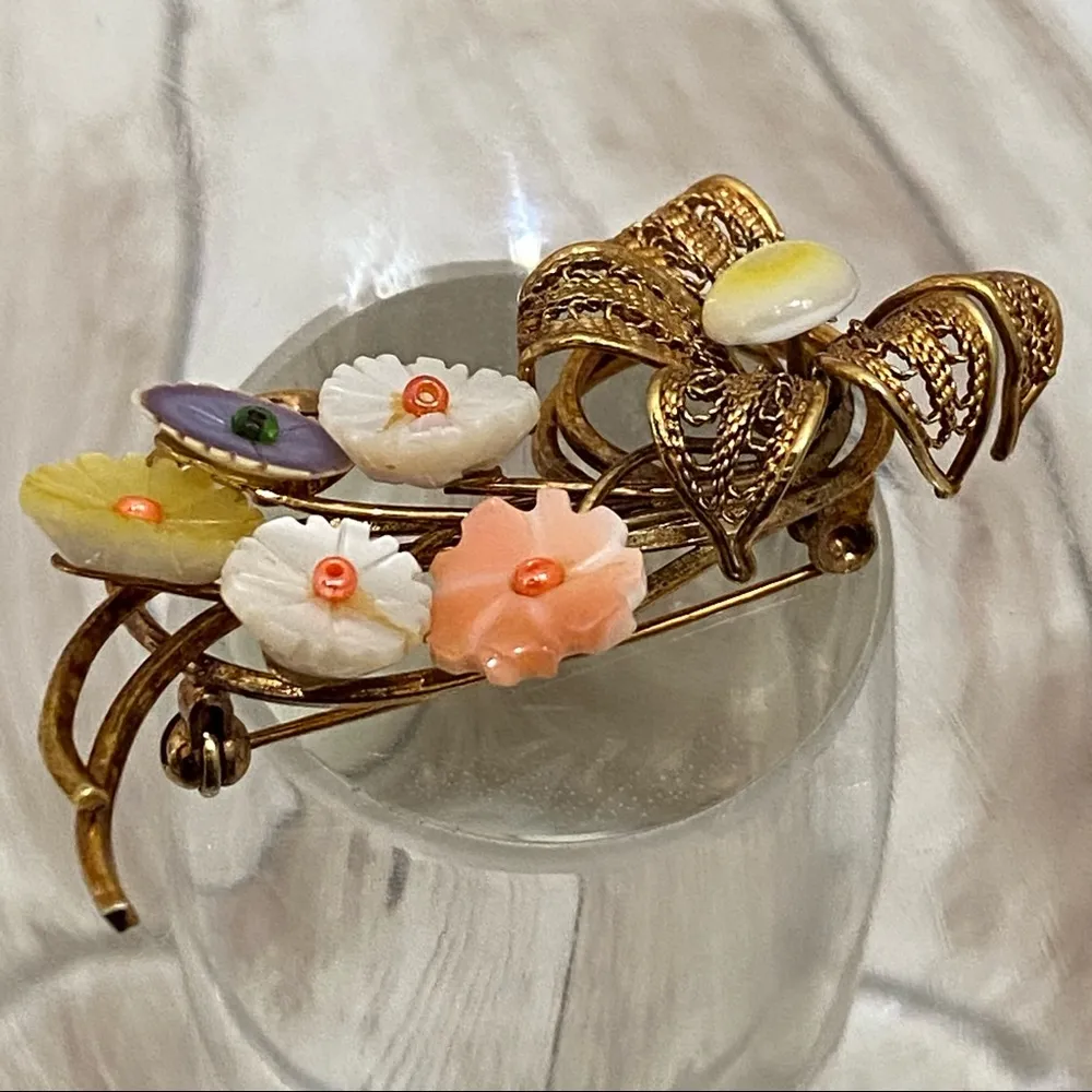 Vintage Flower Mother of Pearl Filigree Brooch - Image 13