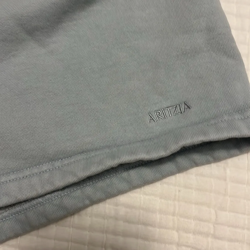 Aritzia cozy fleece shorts
XS - Image 2