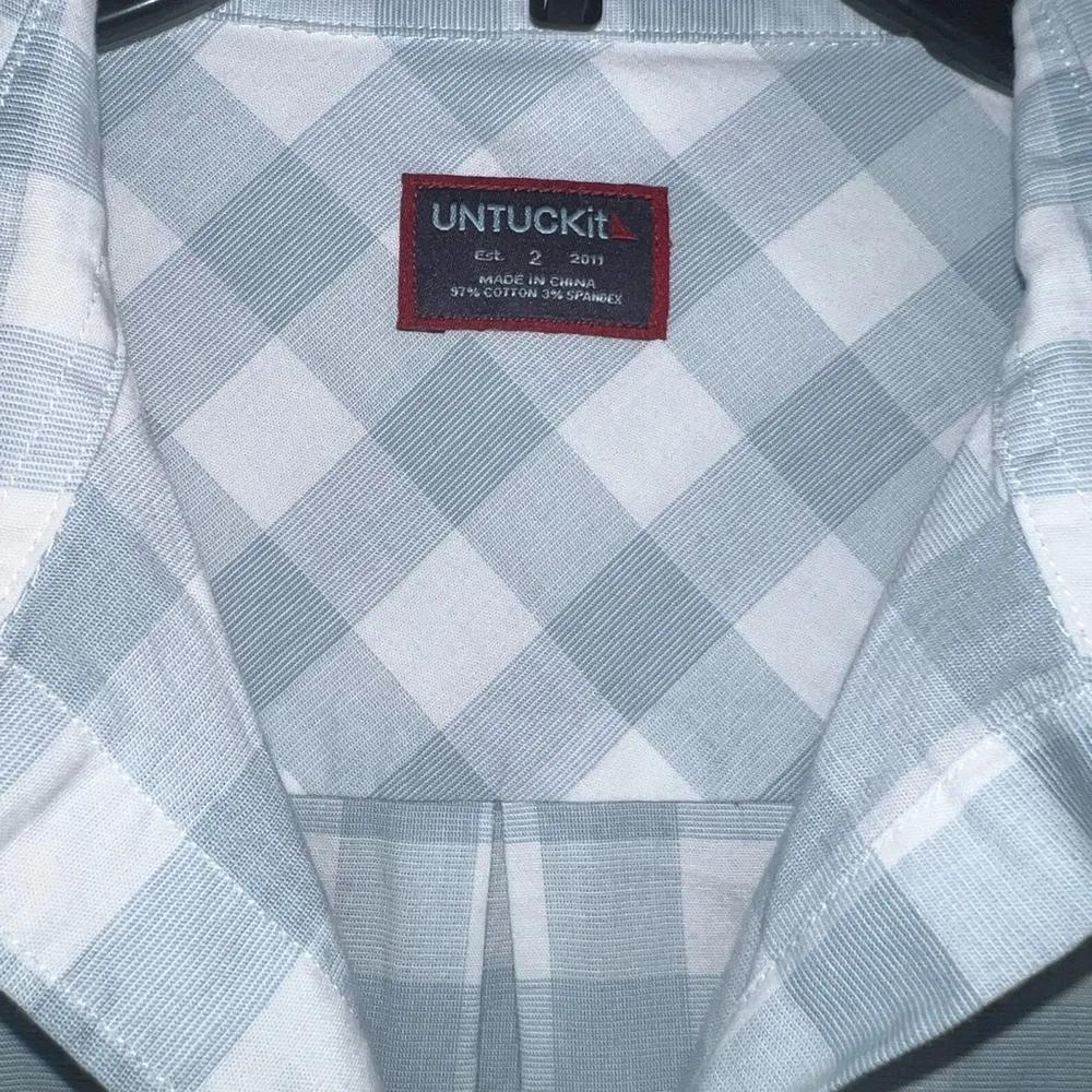 Untuckit size small button down shirt - Image 2